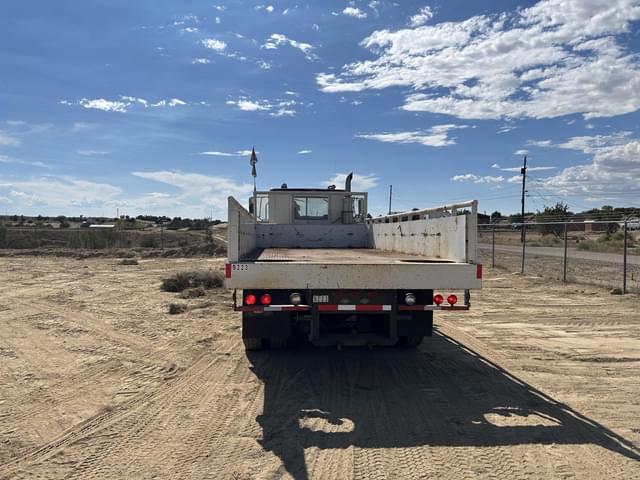 Image of International 4300 equipment image 4