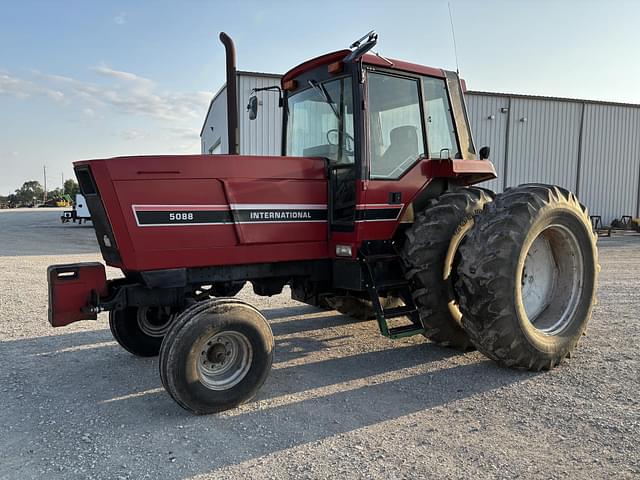 Image of International Harvester 5088 equipment image 1