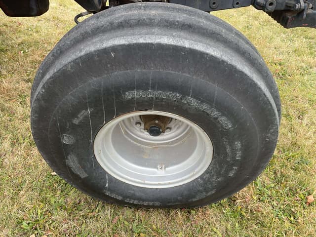 Image of International Harvester 5488 equipment image 3