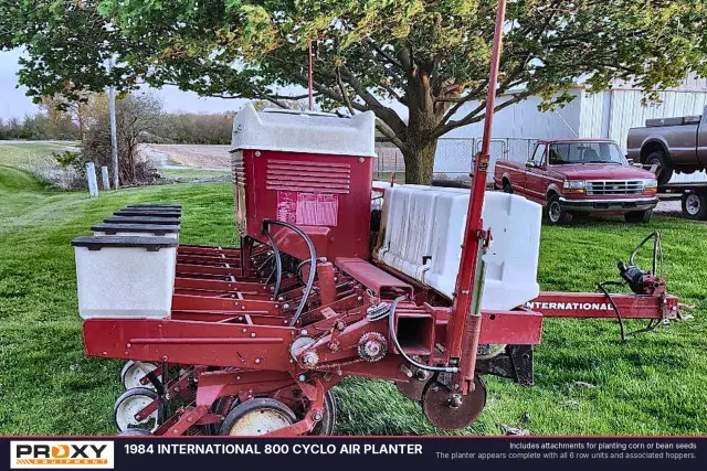 Image of International Harvester 800 Cyclo Air equipment image 1