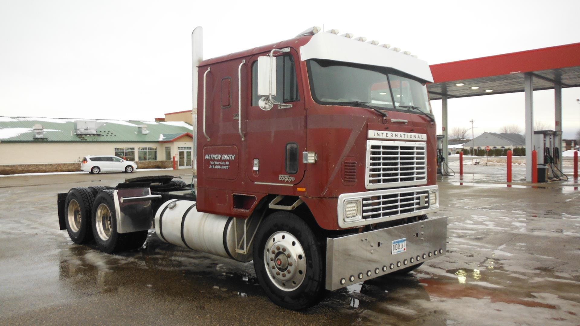 1984 International COF9670 Equipment Image0