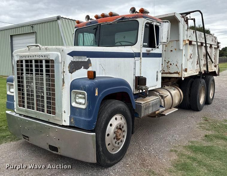 1984 International F-4370 Equipment Image0