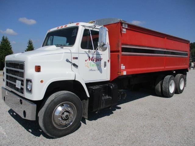 1984 International F2375 Equipment Image0