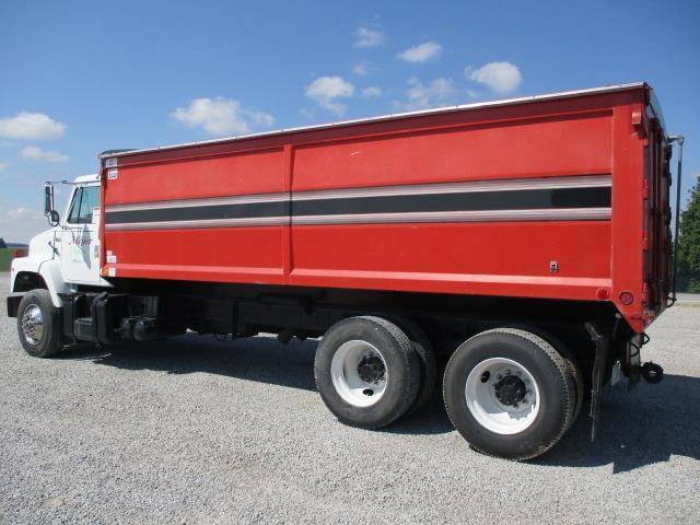 Image of International F2375 equipment image 4