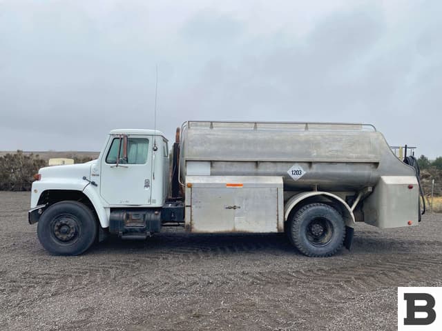Image of International S1954 equipment image 1