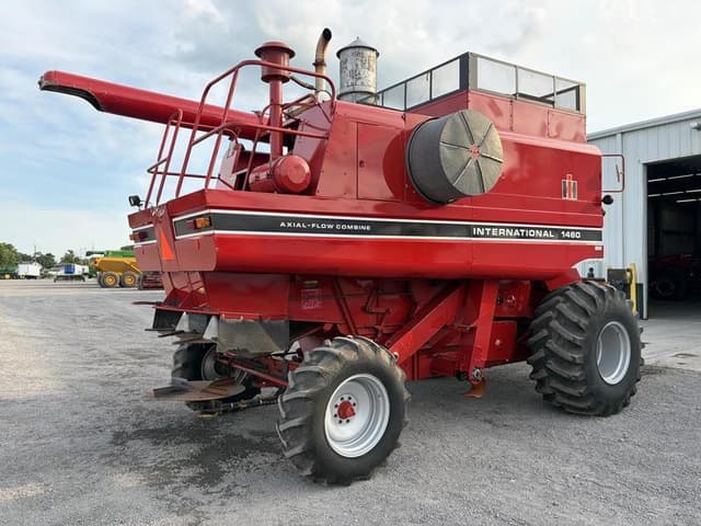 Image of International Harvester 1460 equipment image 4
