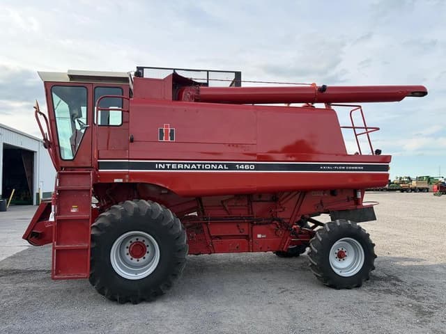 Image of International Harvester 1460 equipment image 1