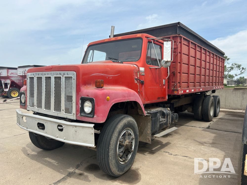 1984 International S2500 Equipment Image0
