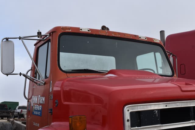 Image of International S2300 equipment image 4