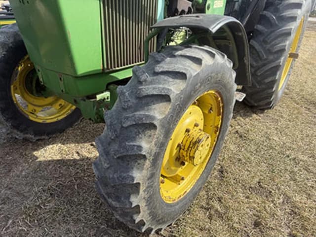 Image of John Deere 2950 equipment image 4