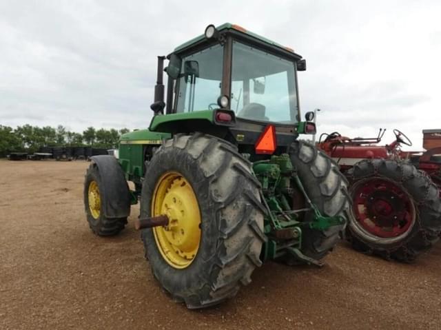 Image of John Deere 4850 equipment image 2