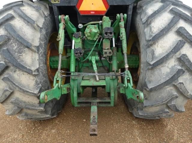 Image of John Deere 4850 equipment image 4
