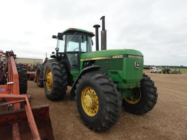 Image of John Deere 4850 equipment image 1