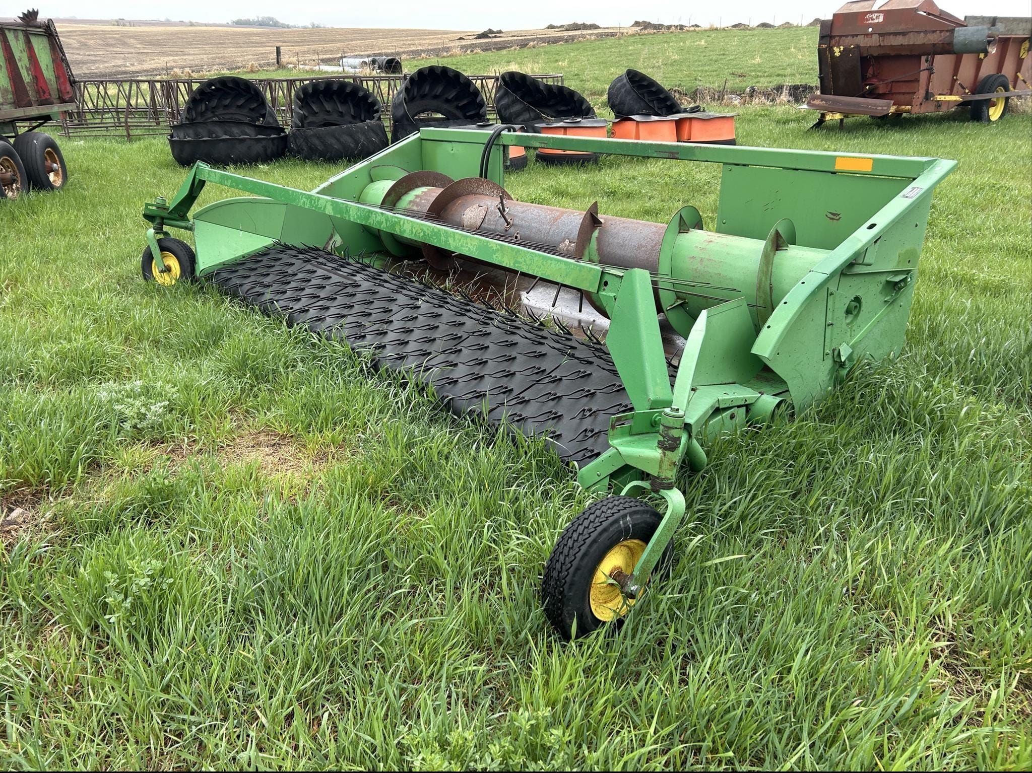 Main image John Deere 212
