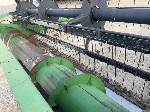 Image of John Deere 216 equipment image 3