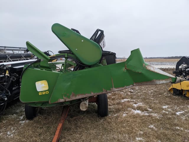 Image of John Deere 220 equipment image 1