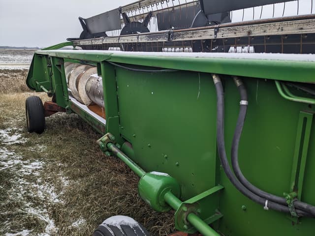 Image of John Deere 220 equipment image 4