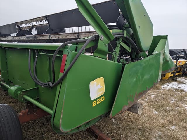 Image of John Deere 220 equipment image 3