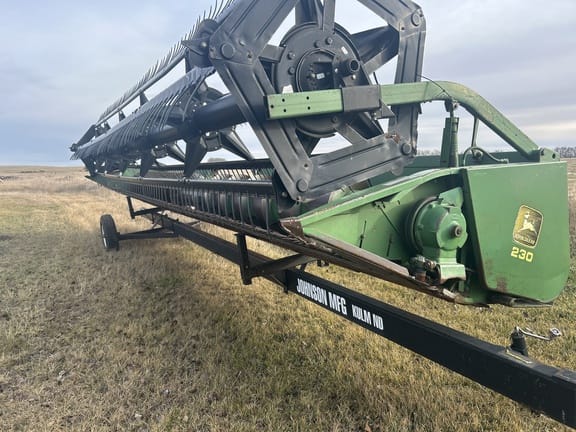 1984 John Deere 230 Equipment Image0