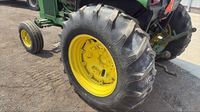 Image of John Deere 2550 equipment image 4
