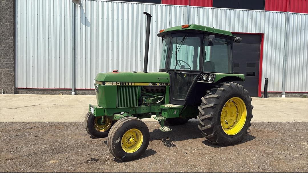 Image of John Deere 2550 Primary image