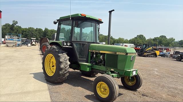 Image of John Deere 2550 equipment image 1