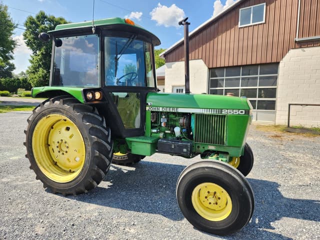 Image of John Deere 2550 equipment image 1