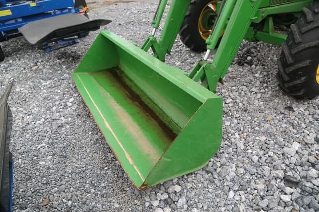 Image of John Deere 2950 equipment image 1