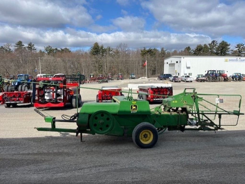 1984 John Deere 337 Equipment Image0