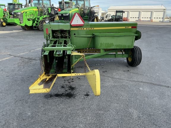 Image of John Deere 347 equipment image 3