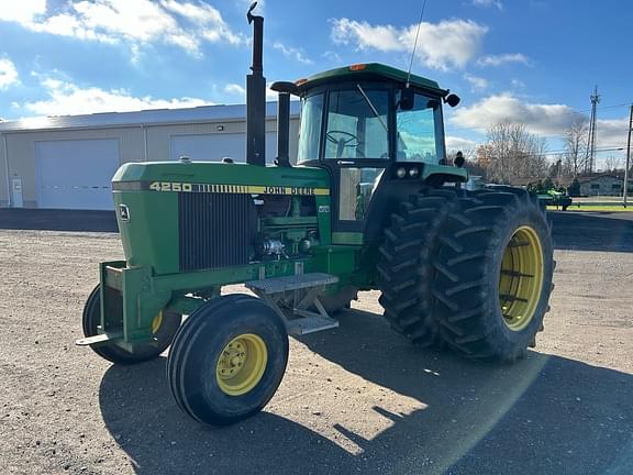 Image of John Deere 4250 equipment image 1