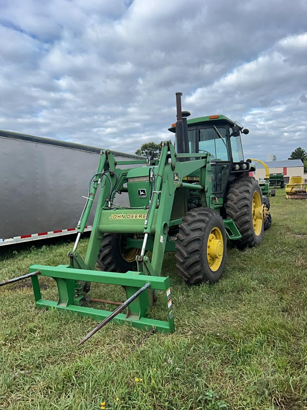 Image of John Deere 4250 Primary image