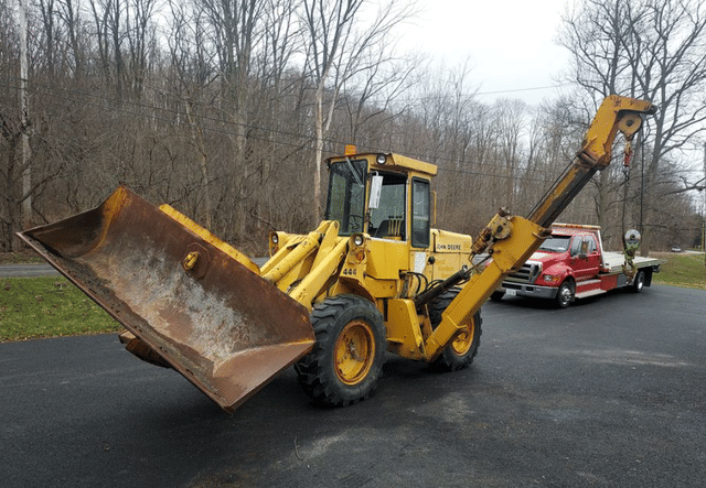 Image of John Deere 444 equipment image 1
