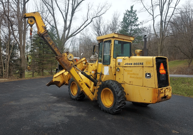 Image of John Deere 444 equipment image 2