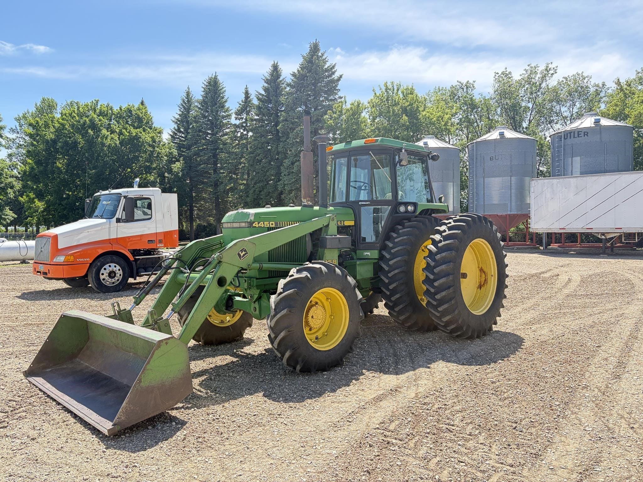 1984 John Deere 4450 Equipment Image0