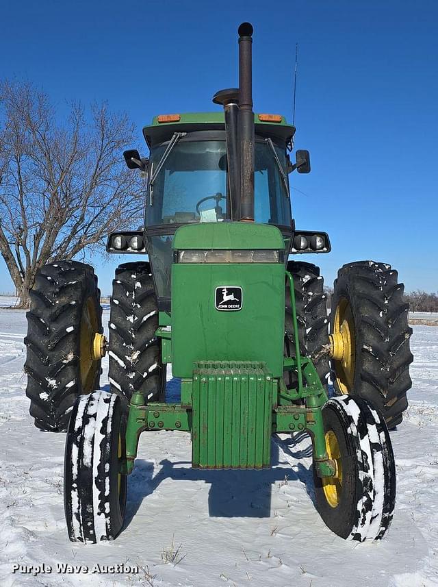 Image of John Deere 4450 equipment image 1