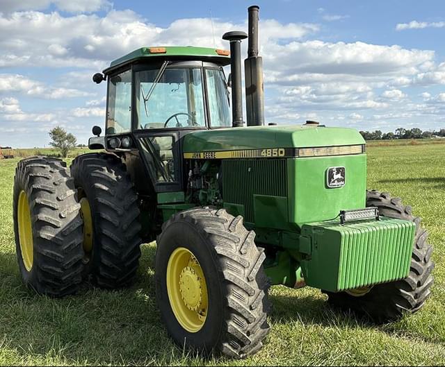 Image of John Deere 4850 equipment image 1