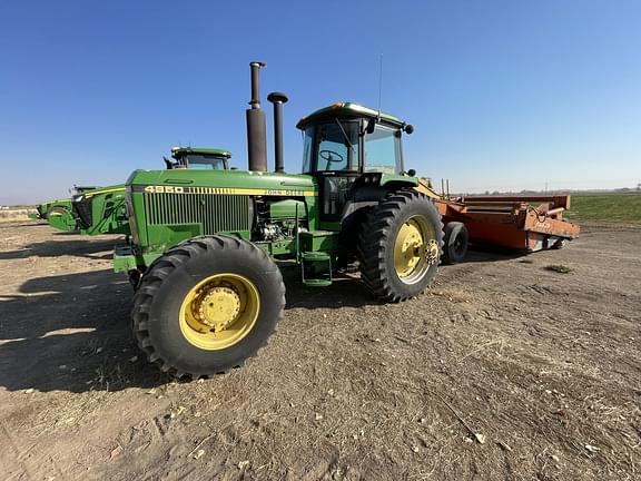 Image of John Deere 4850 equipment image 1