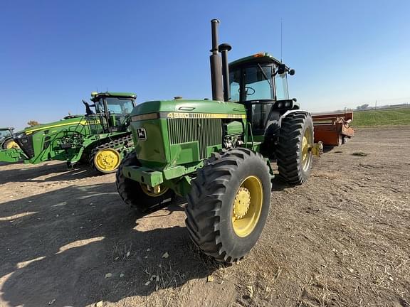 Image of John Deere 4850 equipment image 2