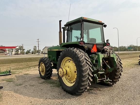 Image of John Deere 4850 equipment image 2