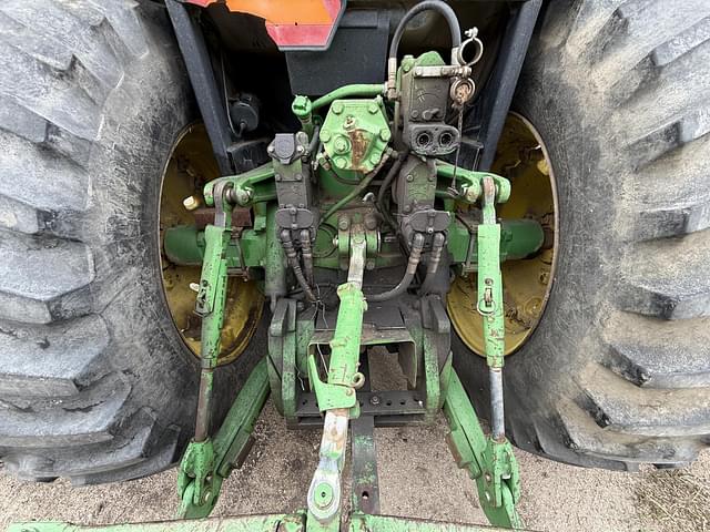 Image of John Deere 4850 equipment image 4