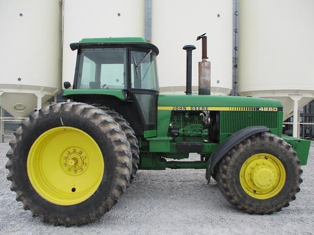 Image of John Deere 4850 equipment image 3