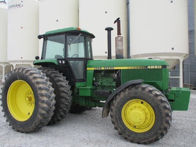 Image of John Deere 4850 equipment image 1