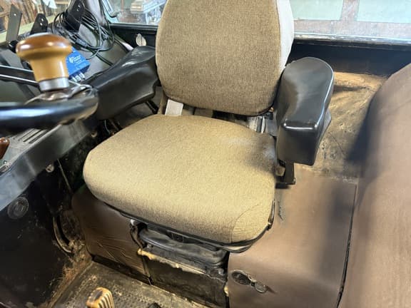 Image of John Deere 4850 equipment image 4