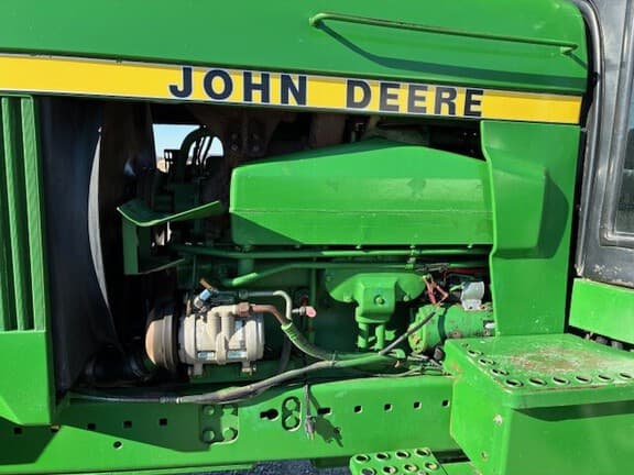 Image of John Deere 4850 equipment image 4