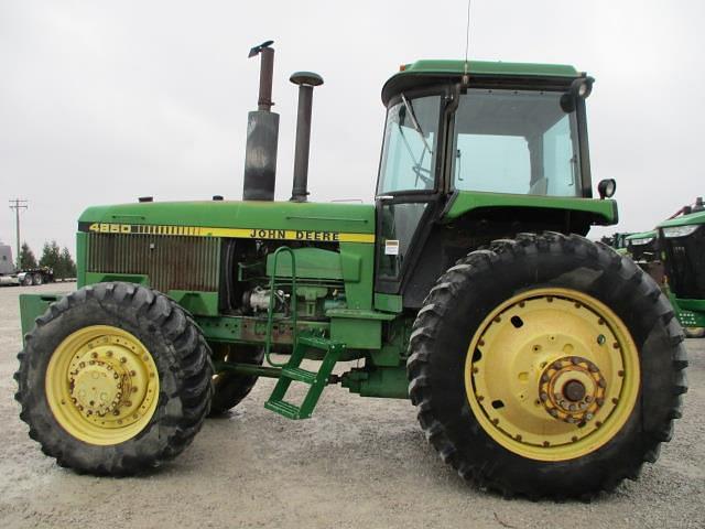 Image of John Deere 4850 equipment image 2