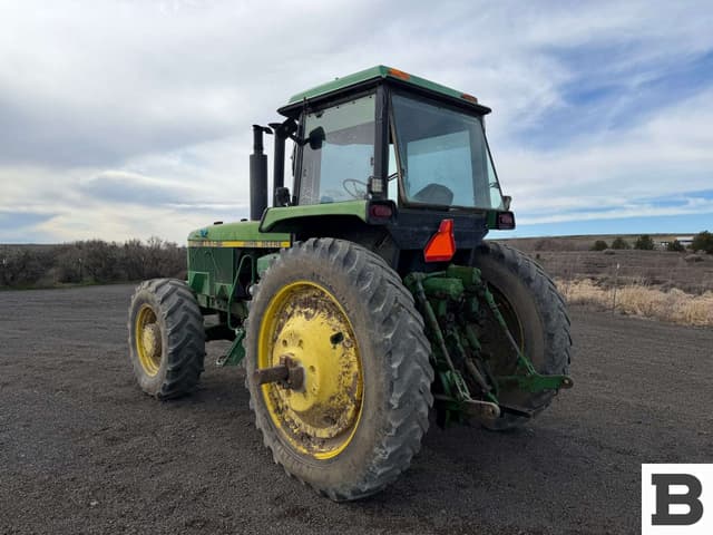 Image of John Deere 4850 equipment image 2
