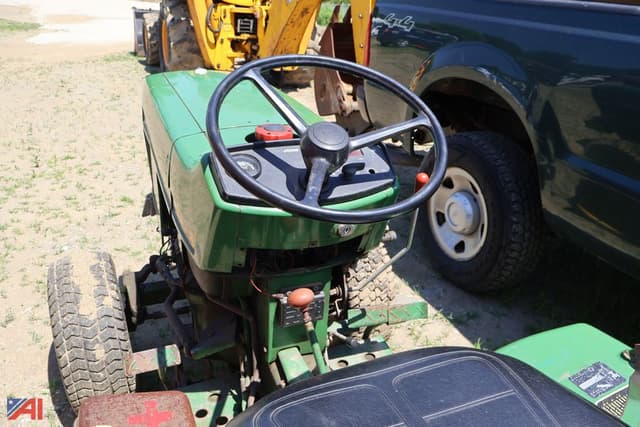 Image of John Deere 650 equipment image 2