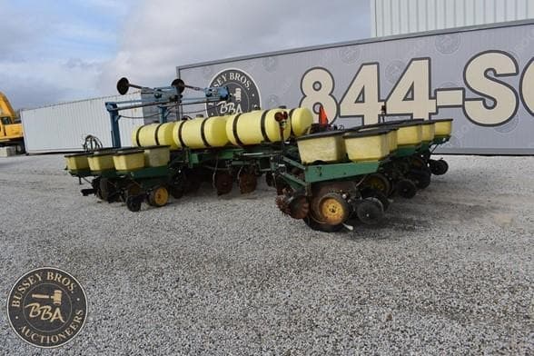 Image of John Deere 7000 equipment image 2