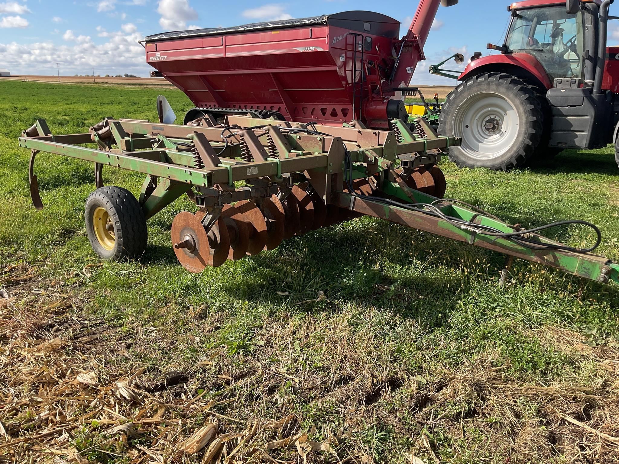 1984 John Deere 712 Equipment Image0